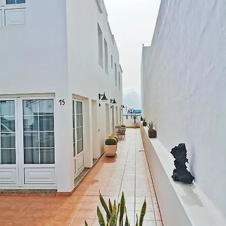 Apartment Brito 3 *